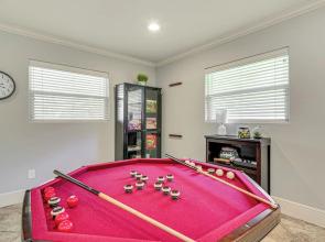 Walk to Texas A&m: College Station Home w/ Yard!