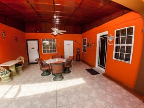 Hummingbird Home Suites Queen Room 3-1