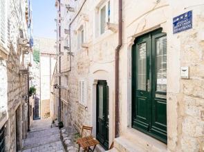 Studio Apartment Pupa