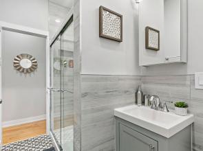 Remodeled Studio Apt in East Lakeview