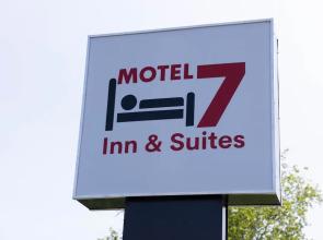 Motel 7 Inn & Suites