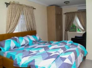 D Dov Guest House