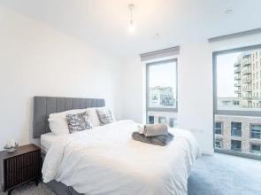 4 Guests - Close Airport - 25min Central London