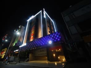 Hotel BUTI &