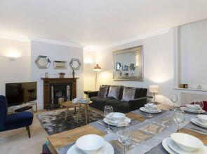 Club Living - Baker Street Apartments