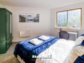 Great Stunning Two Bedroom Apartment With Balcony