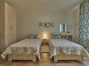 Hospitable House on Revolution 62A