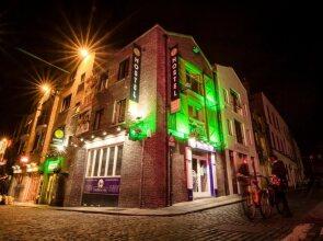 Temple Bar Lane by the KeyCollections