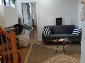 Dazzling Decent 1 Bedroom Apartment