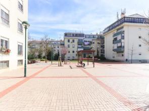Oeiras Balcony by Homing