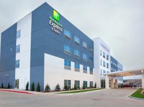 Holiday Inn Express & Suites Waco Downtown