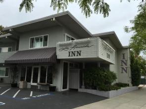 La Avenida Inn