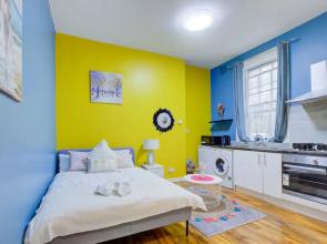 Studio 4 Small Private Family in Central London