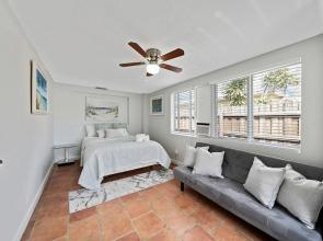 Poinsettia FTL Home by PMI