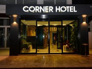 Corner Hotel Van
