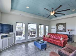 Walk to Ocean: Bright Crystal Beach House w/ Deck!