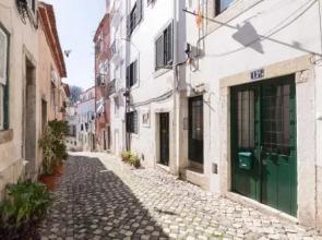TravelingToLisbon 120 - Alfama