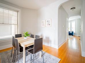 2BR Apt in Lively Ngbrhood Wrigley Field