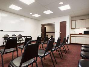 Super 8 by Wyndham Aurora/Naperville Area