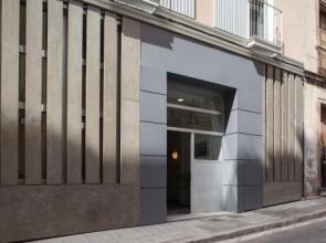 Stylish Modern Gracia Apartment 2A