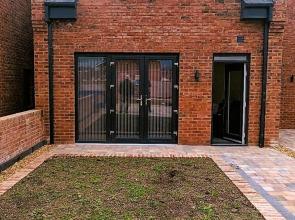 Lovely Modernist 4 Bed House