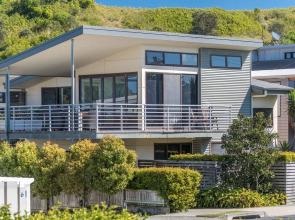 A PERFECT STAY - Sandy Feet