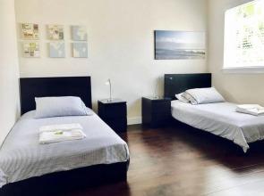 4BR Townhouse 320 by Ideal Experience VR