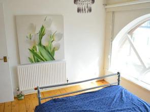 1 Bedroom Flat Facing the Docks