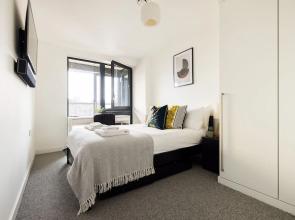 2 Bed Apartment in Shoreditch