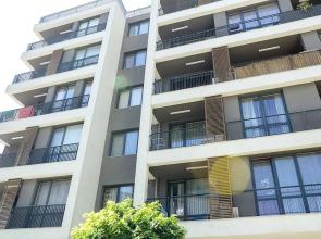 FM Luxury 2-BDR Apartment - Bright & Modern