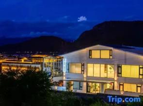 MOUNTAIN•DESIGNE Oxygen-rich Scenic Stay (Moonlight Square, Dukezong Ancient Town)