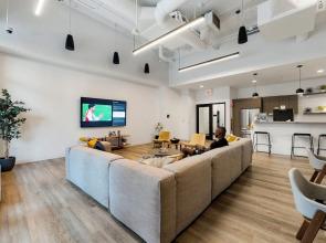 4BR Corporate Suite Central and Modern