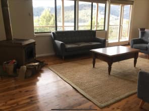 3 Bedroom Lakeview Cottage with Drying/Bike Room
