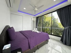 Stunning Beachfront View Luxurious Apt 2