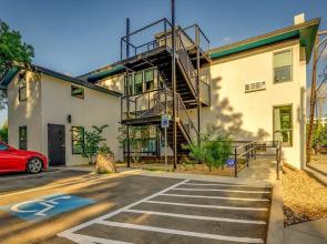 Adina Green Suite Downtown Beauty 1 Bedroom Hotel Room