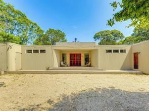 Hamptons Home w/ Private Pool, 1 Mi to Beach!