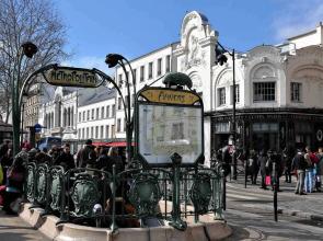 Parisian Family Apart - Sacré Coeur