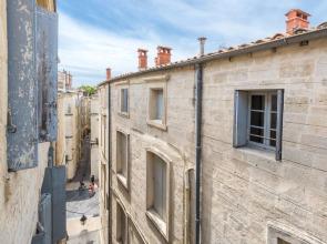 Large 1 Bedroom Apartment "rue de la Loge"!