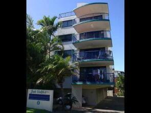 Jade Waters U4/ Latona Ave