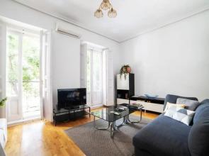 Bright apartment in Historical City Center