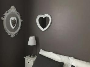 051 Room & Breakfast