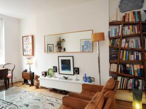 Veeve - West End Hideout