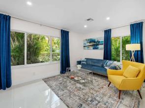 Uhost AI 4-unit Gem Mins to Las Olas Beach