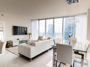Luxury 5-star Condo @37th floor in Icon Brickell 2b/2b