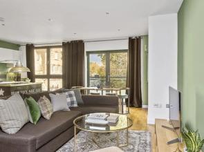 Bold Shoreditch Suites by Sonder