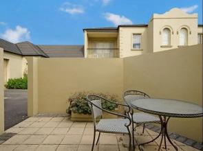 Seashells on Banyan Apartment