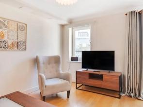 Modern 2bed, 2bath apt 1 Minute to Jubilee Line