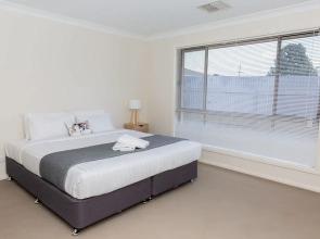 Lovely 3 Bed 2 Bath in the City Centre