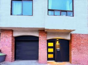 Hip Townhome With Garage Dt Mtl