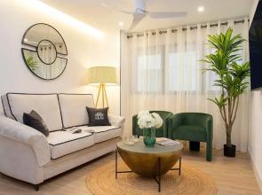 Exclusive Apartment in Granada Center. Alhondiga II